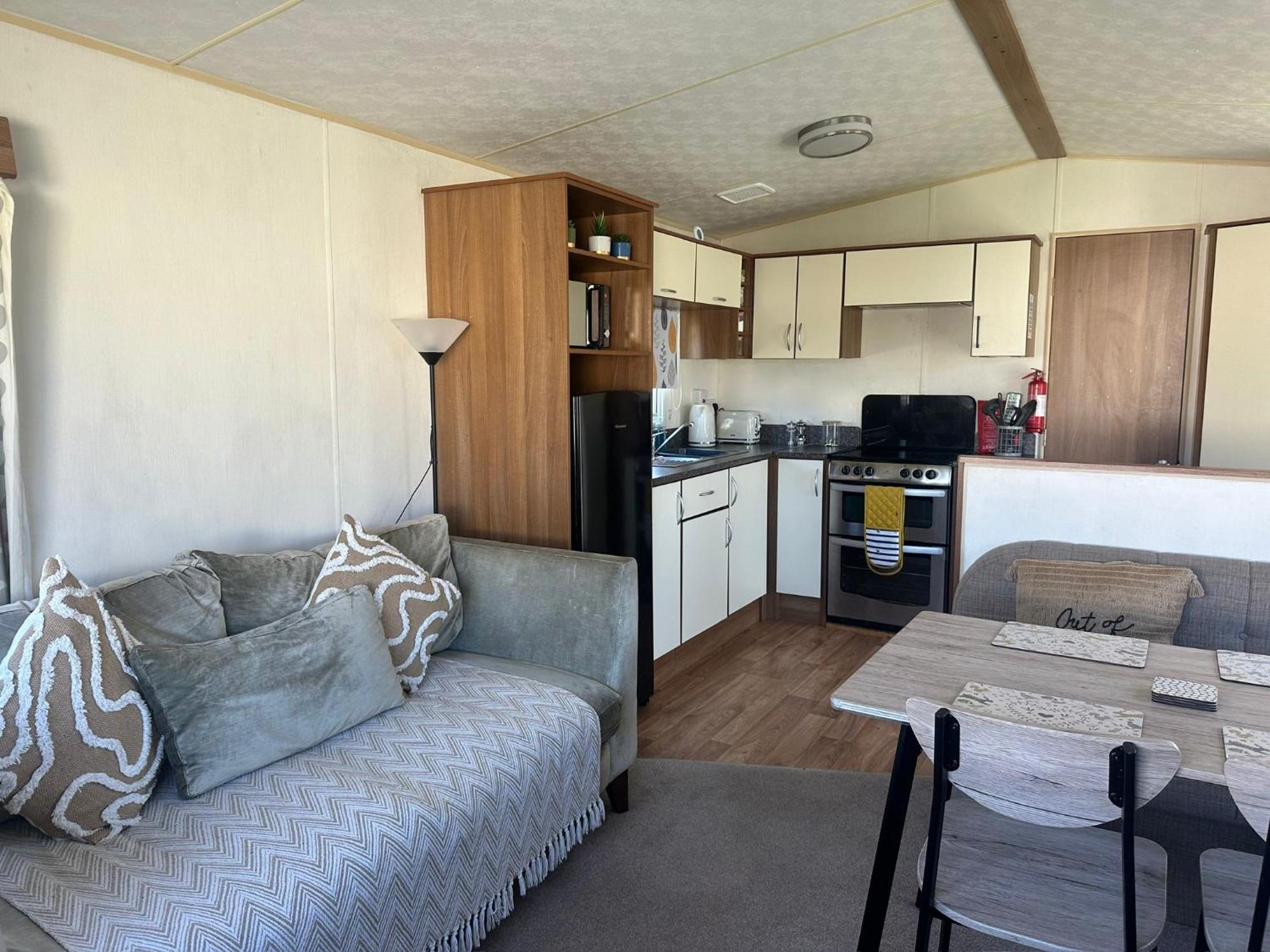 Cosy 3 Bedroom Caravan In